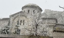 Aksaray'da Nisan ayı ortasında kar yağışı