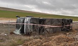 Aksaray'da tur otobüsü devrildi: 19 kişi yaralandı