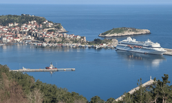 "Astoria Grande" kruvaziyeri 907 yolcusuyla Amasra'ya geldi