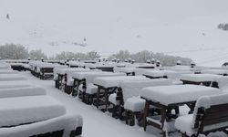 Bahar ayında Uludağ’a kış geri döndü
