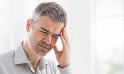 Baş ağrısına ne iyi gelir? Evde rahatlatan yöntemler ve nedenleri