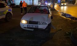 Bursa'da telefonunu almak isteyen yayaya otomobil çarptı