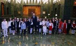 Cumhurbaşkanı Erdoğan, 23 Nisan dolayısıyla çocuklarla bir araya geldi