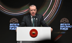 Cumhurbaşkanı Erdoğan: Dünya güç bunalımıyla birlikte istikamet buhranı yaşamaktadır