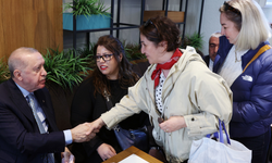 Cumhurbaşkanı Erdoğan, kafede vatandaşlarla sohbet etti