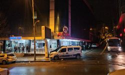 Doğum esnasında hayatını kaybeden kadının yakınları hastaneyi bastı