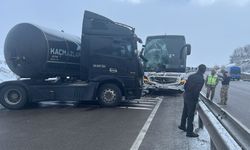 Erzurum'da 2 yolcu otobüsü ile 2 tır kazaya karıştı: 5 kişi yaralandı