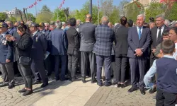 Gaziantep'te CHP yönetimi çocukları protesto etti! Gösteriye sırtlarını döndüler