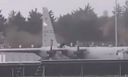 İrlanda'da Amerikan askeri uçağına baltalı saldırı