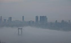 İstanbul'da yoğun sis: Boğaz hattı trafiğe kapatıldı