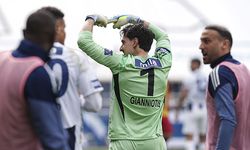 Kasımpaşa kalecisi Gianniotis’ten inanılmaz gol! Kaleden kaleye attı