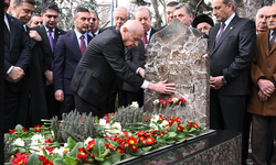 MHP Genel Başkanı Bahçeli'den Alparslan Türkeş'in kabrine ziyaret