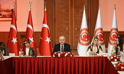 Numan Kurtulmuş, Meclis'te dünya çocuklarını kabul etti