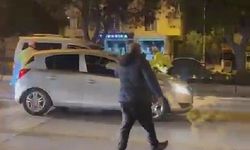 Kaçmaya çalıştı, aracı polisin üzerine sürdü! Son anda kurtuldu...