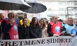 Samsun'da veli sınıfı bastı, öğretmenler tepki gösterdi