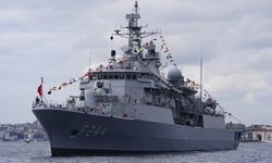 TCG Barbaros Fırkateyni 23 Nisan dolayısıyla ziyarete açıldı