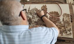 Yakma resim sanatını huzurevinde sürdürüyor