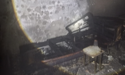 Üçlü prizden çıkan yangın evi küle çevirdi