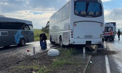 Aksaray’da tur otobüsü refüje çarptı: 16 kişi yaralandı