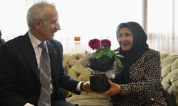 Bakan Uraloğlu Trabzon’da huzurevi sakinleriyle bayramlaştı