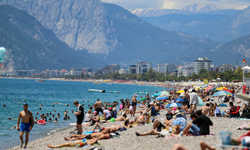 Bayram tatilinde Antalya doldu taştı