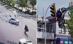Kanada'da akıllara durgunluk veren kaza! Trafik ışıklarında asılı kaldı