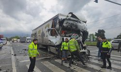 Bursa'da feci kaza! Tır tankere çarptı
