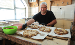 Konya’nın “Anadolu pizzası” yağ somunu geleneksel lezzetini yaşatmaya devam ediyor