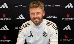 Manchester United, Michael Carrick ile sözleşme imzaladı