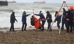 Sakarya’da karaya oturan gemideki personellerin tahliyesi tamamlandı