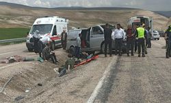 Bayram tatili yolunda feci kaza: 1 ölü 8 yaralı