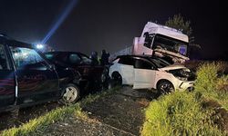 Uşak'ta zincirleme trafik kazası: 4 kişi hayatını kaybetti