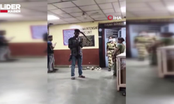 Viral olan görüntü: Kafasına pala saplandı, telefonundan kopmadı!