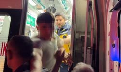 İntihar etmeye kalkıştı, ikna edildi: Ambulansa bindi, gazeteciye saldırdı! İşte o anlar...