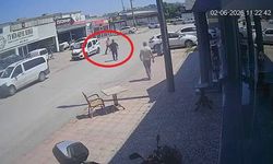 Arabayı çalmaya kalkıştı, esnaf suçüstü yakalayıp meydan dayağı attı! O anlar kamerada