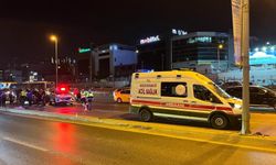 Bakırköy E5'te kontrolden çıkan motosiklet direğe çarptı: 2 ölü