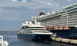 Dev gemiler Bodrum'da! Aynı gün 2 bin 583 turist geldi