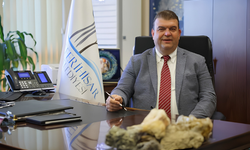 Seferihisar Belediye Başkanı İsmail Yetişkin tutuklandı