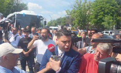 TBMM önünde gerginlik! Akit TV muhabiri ve kameramanına saldırdılar