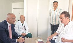 Bakan Ersoy'dan İbrahim Tatlıses'e geçmiş olsun ziyareti