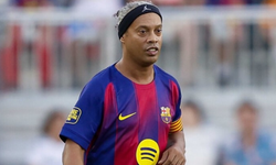 Futbolun efsanesi Ronaldinho yeniden sahalara dönüyor