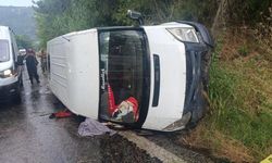 İzmir'de işçi servisi devrildi! 1 ölü, 2'si ağır 10 yaralı