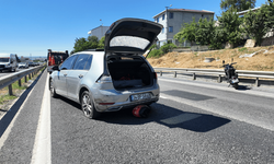Otomobile arkadan çarpan genç motosiklet sürücüsü hayatını kaybetti