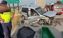 Tarsus’ta otomobil tıra çarptı! Ölü ve yaralılar var