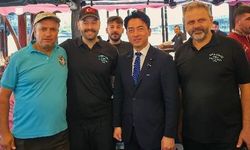 Japonya Savunma Bakan Koizumi Eminönü’nde balık ekmek yedi