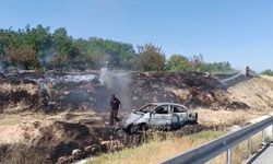 Bariyerlere çarpan otomobil alev aldı: 1 ölü, 1 ağır yaralı