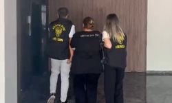 Biri havuzda, diğeri yazlıkta! Hapis cezasıyla aranan suçlular tatilde yakalandı