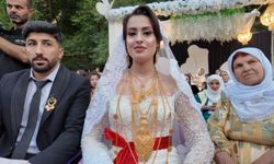 İki gün iki gece süren düğün! 35 koyun kesildi, milyonlar takıldı...