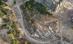 Aspendos'ta 2 bin yıllık tiyatro caddesi gün yüzüne çıktı