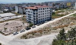 Defne'de moloz tepkisi! Mahalle sakinlerinden belediyeye çağrı